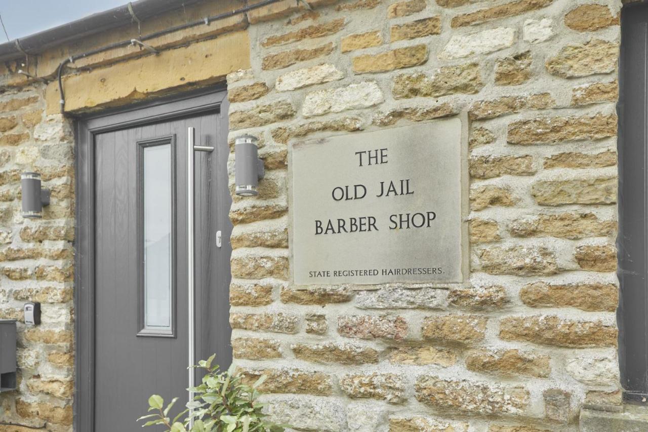 Host & Stay - The Old Jail Barber'S Shop Seamer Екстериор снимка